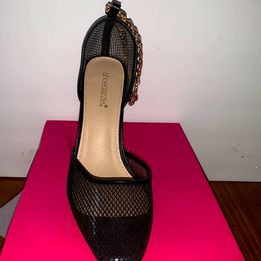 shoedazzle women’s size 12. Fishnet pumps.